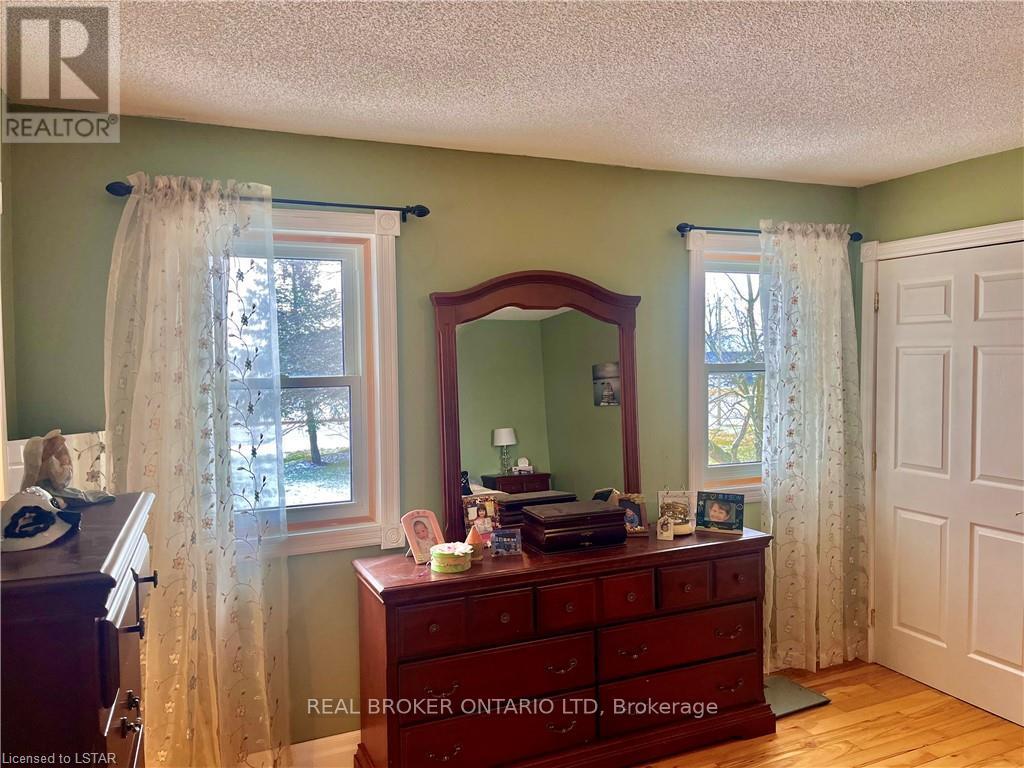 2752 Longwoods Road, Southwest Middlesex, Ontario  N0L 1M0 - Photo 16 - X8284996