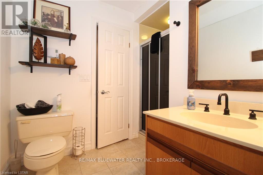 10322 Grand Oaks Dr, Lambton Shores, Ontario  N0M 1T0 - Photo 26 - X8285188