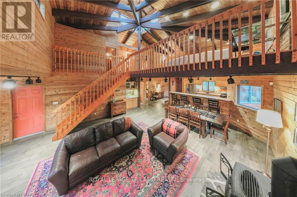 10198 Red Pine Rd Rd, Lambton Shores, Ontario  N0M 1T0 - Photo 2 - X8285336