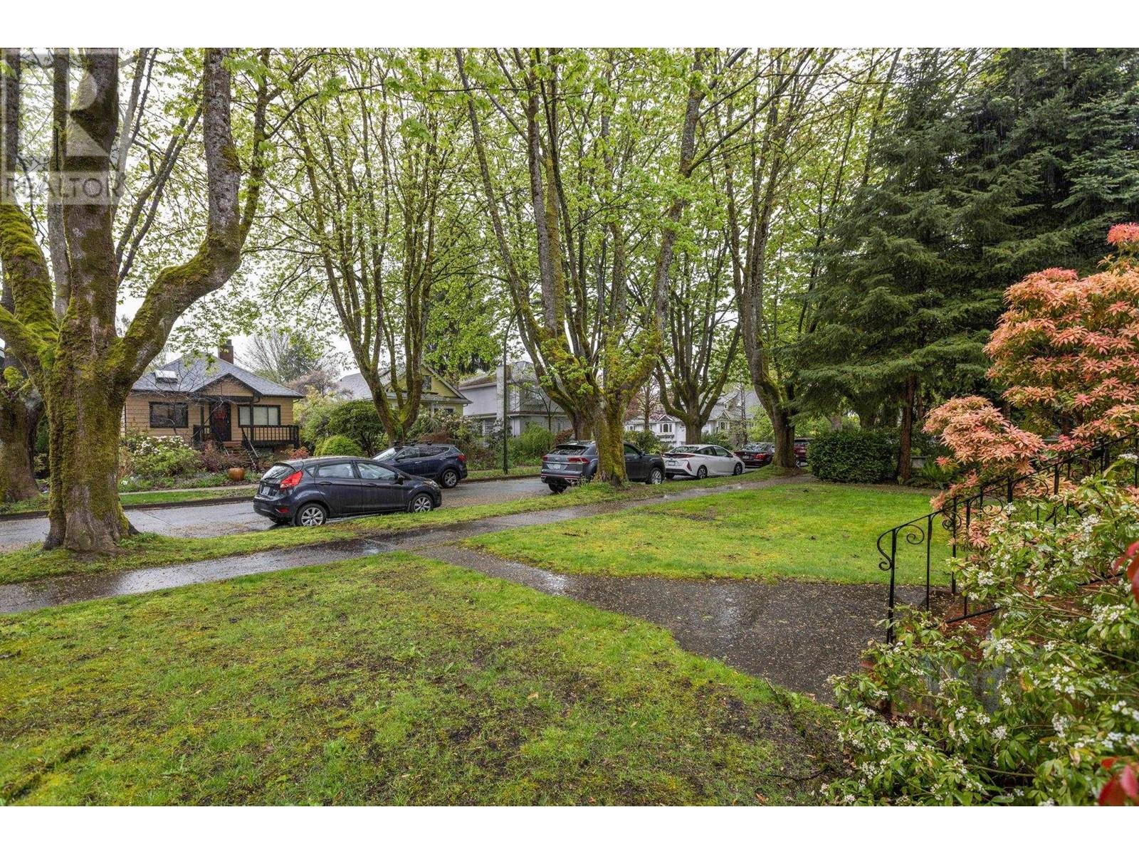 Listing Picture 15 of 18 : 2965 W 13TH AVENUE, Vancouver / 溫哥華 - 魯藝地產 Yvonne Lu Group - MLS Medallion Club Member