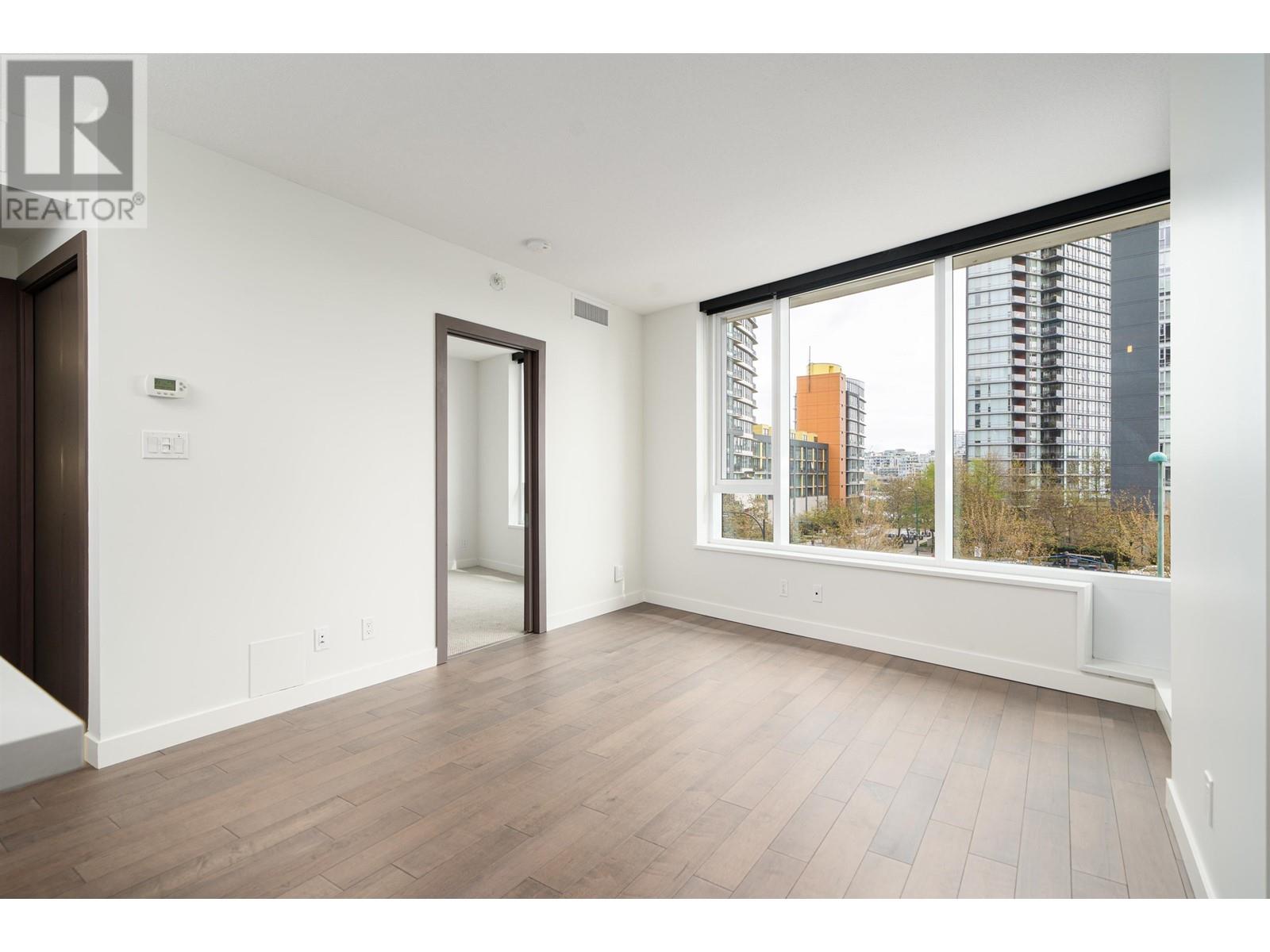Listing Picture 7 of 40 : 355 38 SMITHE STREET, Vancouver / 溫哥華 - 魯藝地產 Yvonne Lu Group - MLS Medallion Club Member