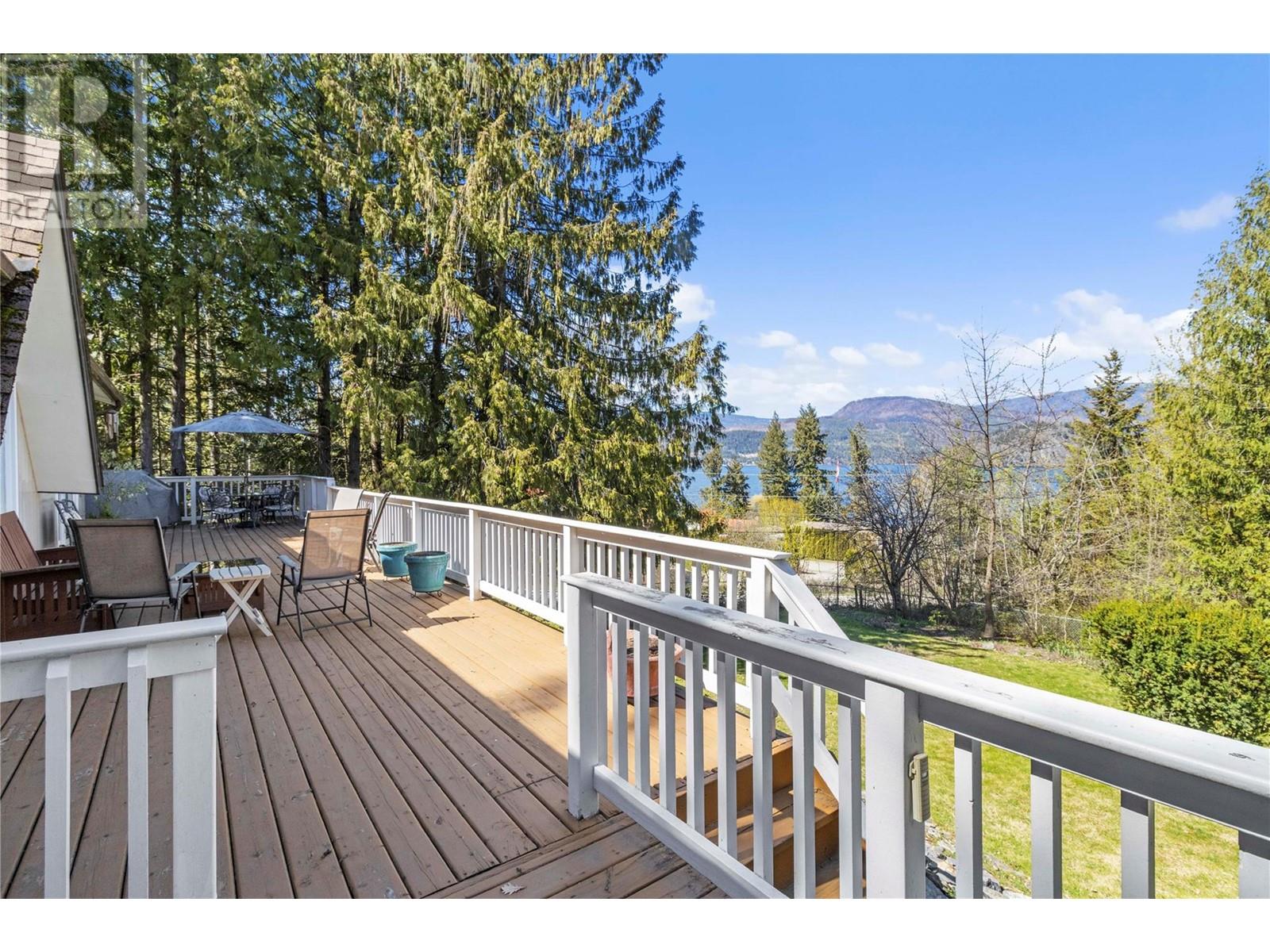 3136 Cedar Drive, Sorrento, British Columbia  V0E 2W2 - Photo 22 - 10309696