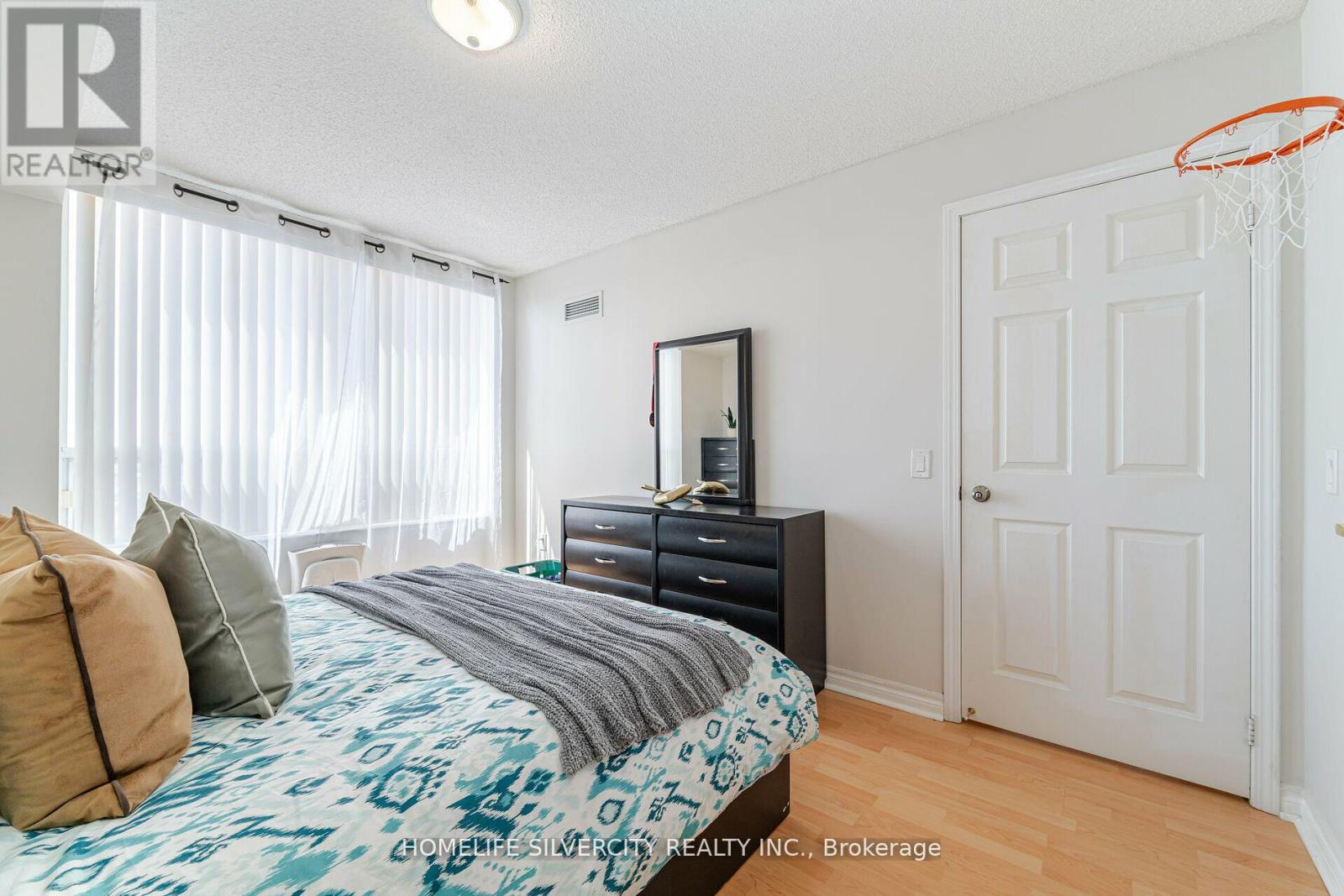 1210 - 55 Strathaven Drive, Mississauga, Ontario  L5R 4G9 - Photo 13 - W8289898