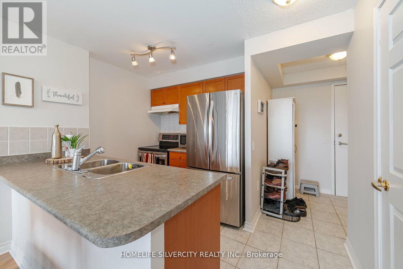 1210 - 55 Strathaven Drive, Mississauga, Ontario  L5R 4G9 - Photo 5 - W8289898