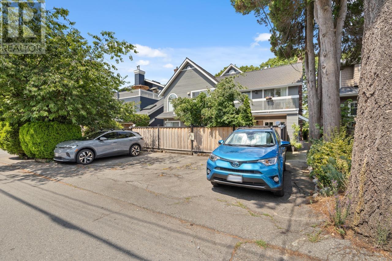 Listing Picture 25 of 39 : 1934 W 11TH AVENUE, Vancouver / 溫哥華 - 魯藝地產 Yvonne Lu Group - MLS Medallion Club Member