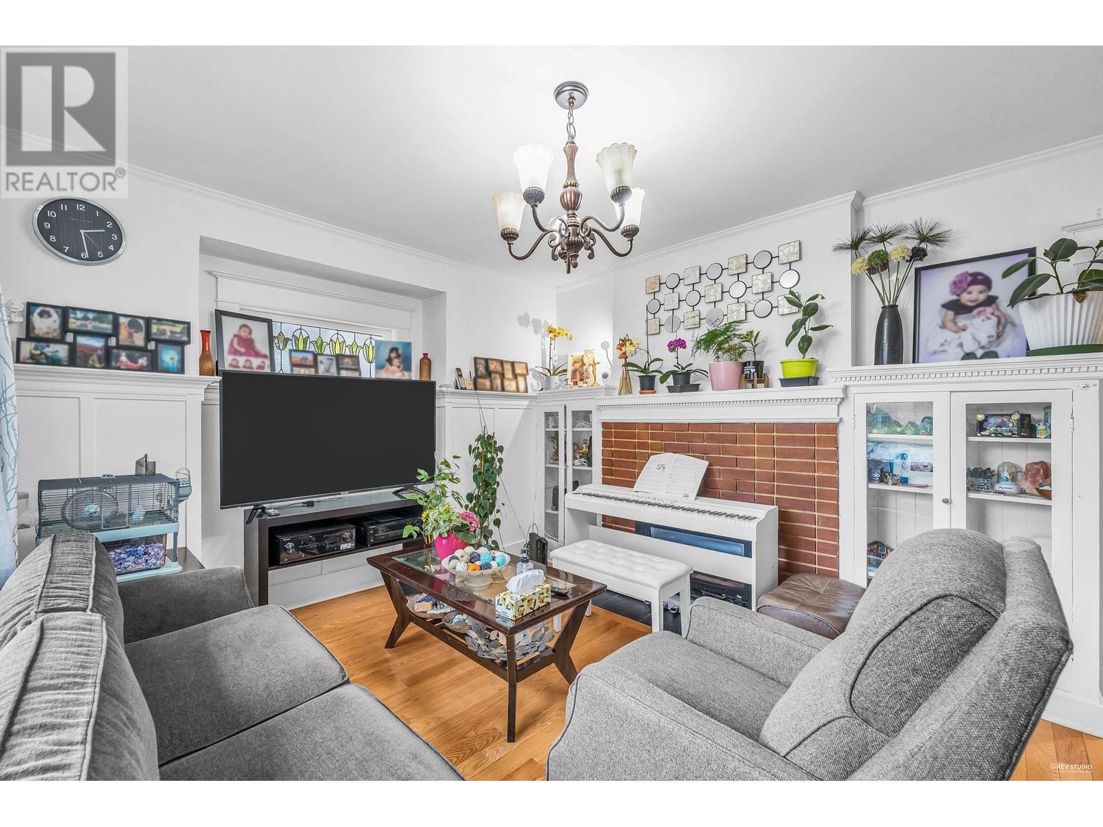 Listing Picture 16 of 21 : 20 E 60TH AVENUE, Vancouver / 溫哥華 - 魯藝地產 Yvonne Lu Group - MLS Medallion Club Member