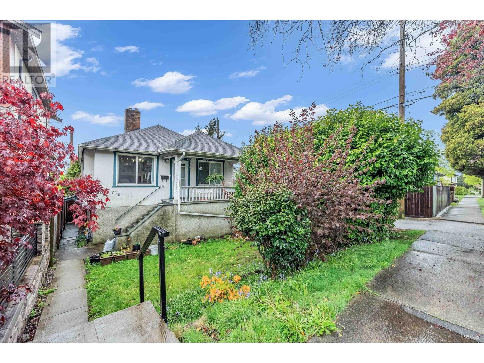 Listing Picture 2 of 21 : 20 E 60TH AVENUE, Vancouver / 溫哥華 - 魯藝地產 Yvonne Lu Group - MLS Medallion Club Member
