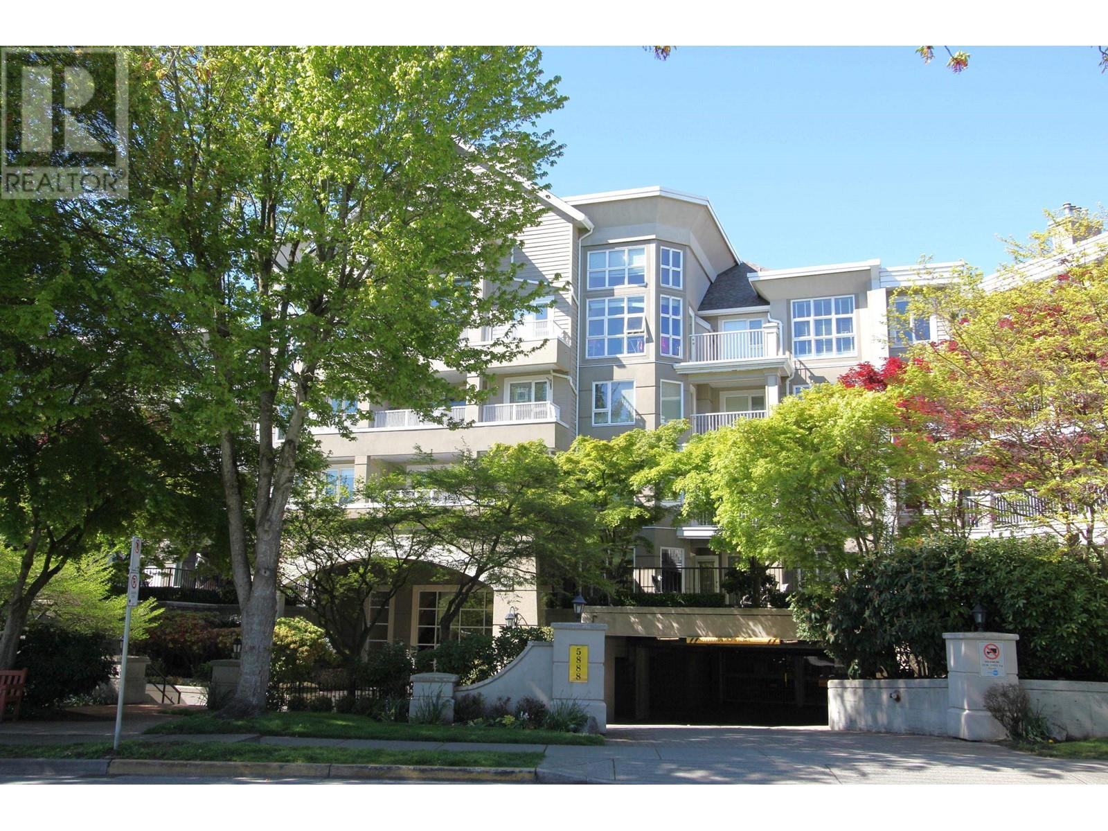Listing Picture 3 of 25 : 335 5888 DOVER CRESCENT, Richmond / 烈治文 - 魯藝地產 Yvonne Lu Group - MLS Medallion Club Member