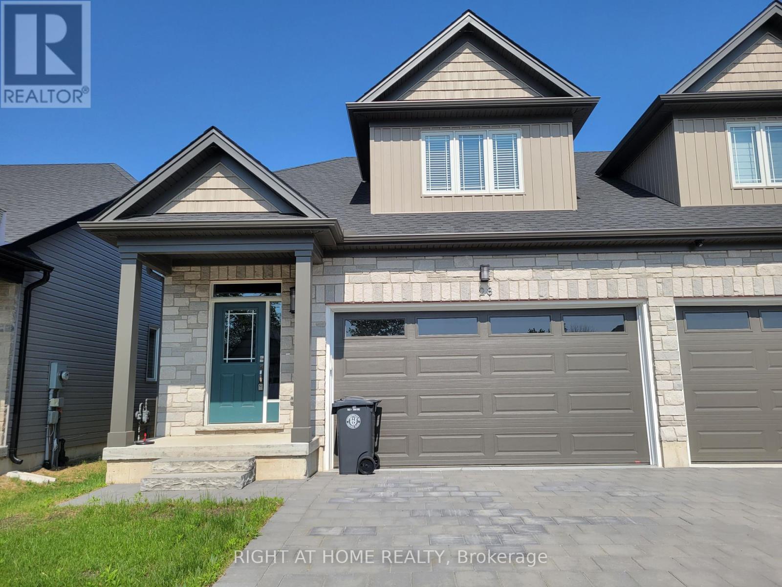 28 COMPASS TRAIL, central elgin, Ontario