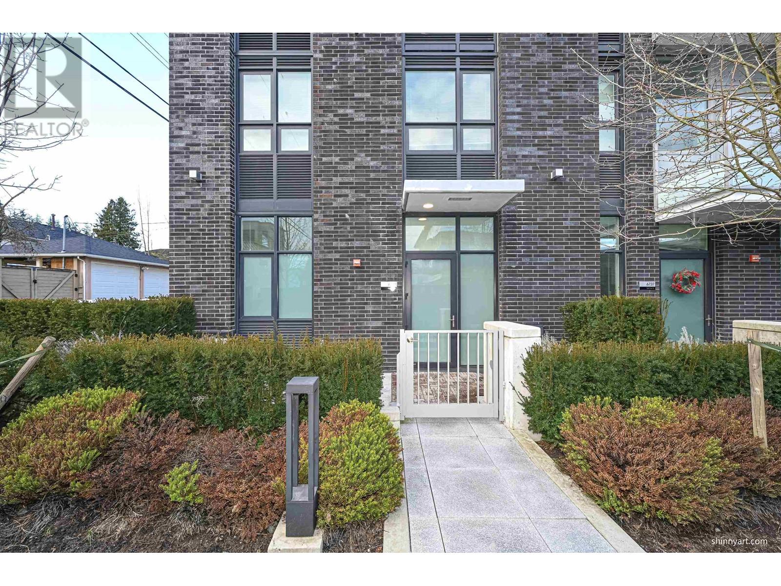 Listing Picture 2 of 28 : 6739 CAMBIE STREET, Vancouver / 溫哥華 - 魯藝地產 Yvonne Lu Group - MLS Medallion Club Member