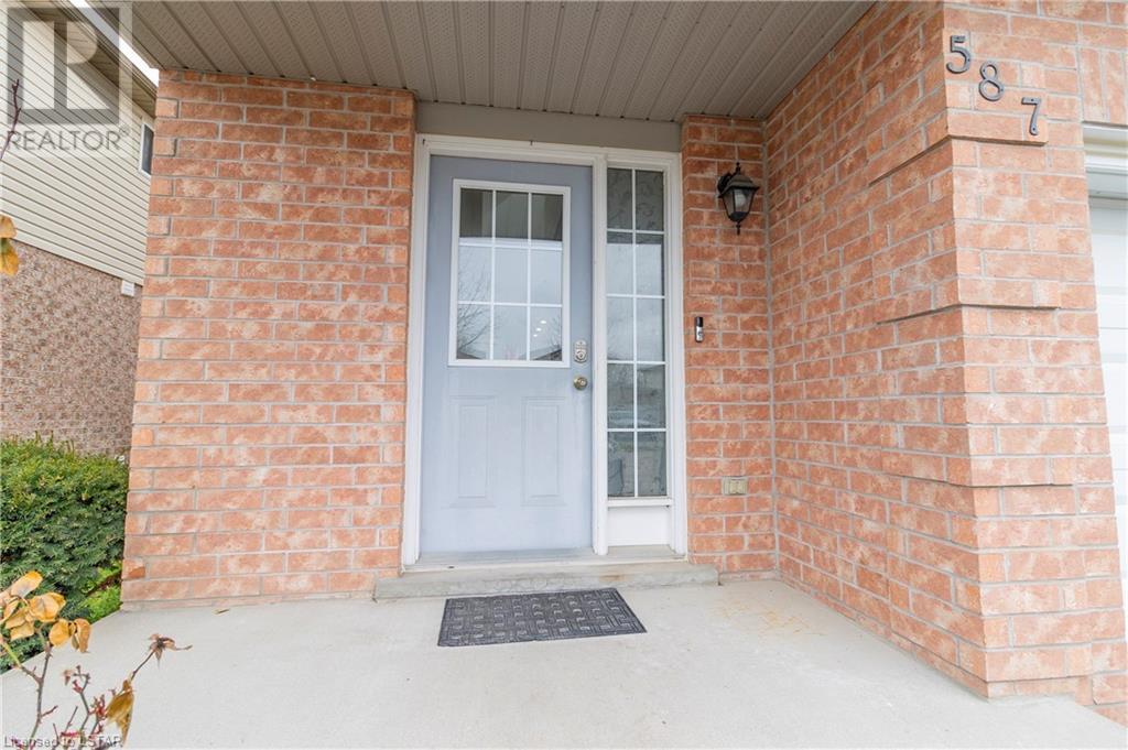 587 Ridgeview Drive, London, Ontario  N5Y 6H8 - Photo 2 - 40568477