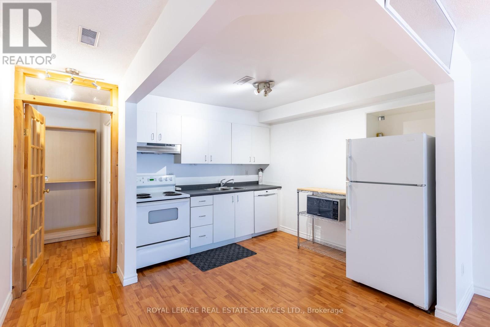 2963 Dundas Street W, Toronto, Ontario  M6P 1Z2 - Photo 6 - W8292552