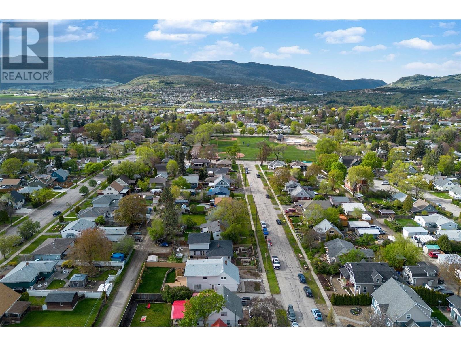 3309 17 Street, Vernon, British Columbia  V1T 3Y8 - Photo 4 - 10309191