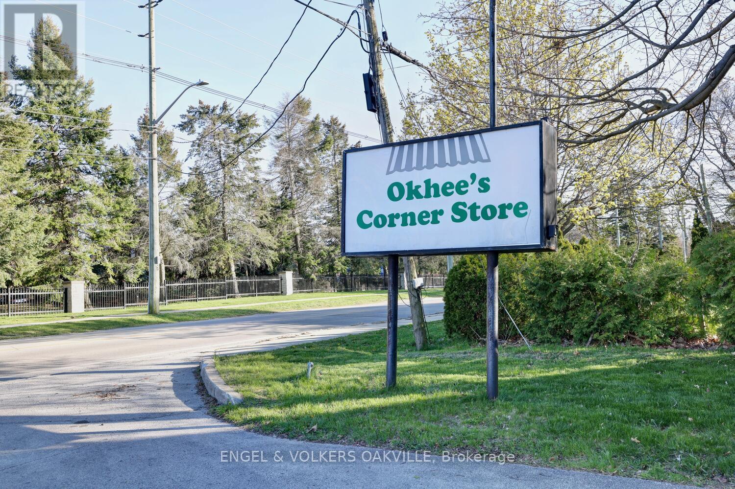 509 Lakeshore Road W, Oakville, Ontario  L6K 1G6 - Photo 2 - W8293178
