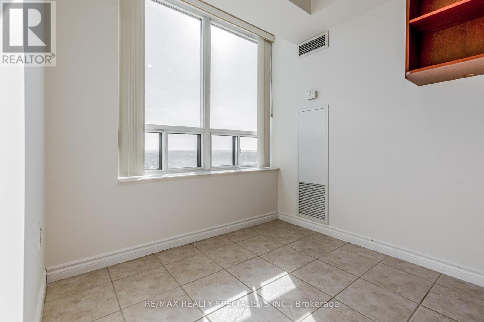 2011 - 55 Strathaven Drive W, Mississauga, Ontario  L5R 4G9 - Photo 14 - W8292616