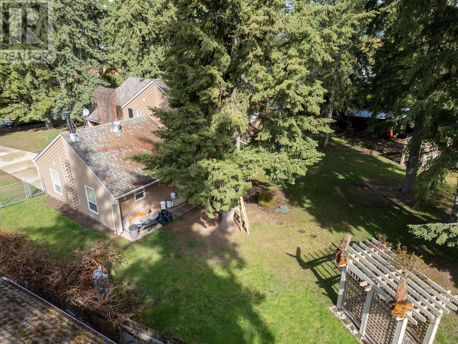 330 25th Street Ne, Salmon Arm, British Columbia  V1E 2A8 - Photo 59 - 10311579