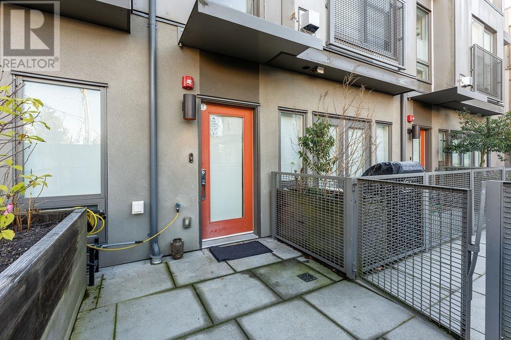 Listing Picture 33 of 39 : 3189 ST. GEORGE STREET, Vancouver / 溫哥華 - 魯藝地產 Yvonne Lu Group - MLS Medallion Club Member