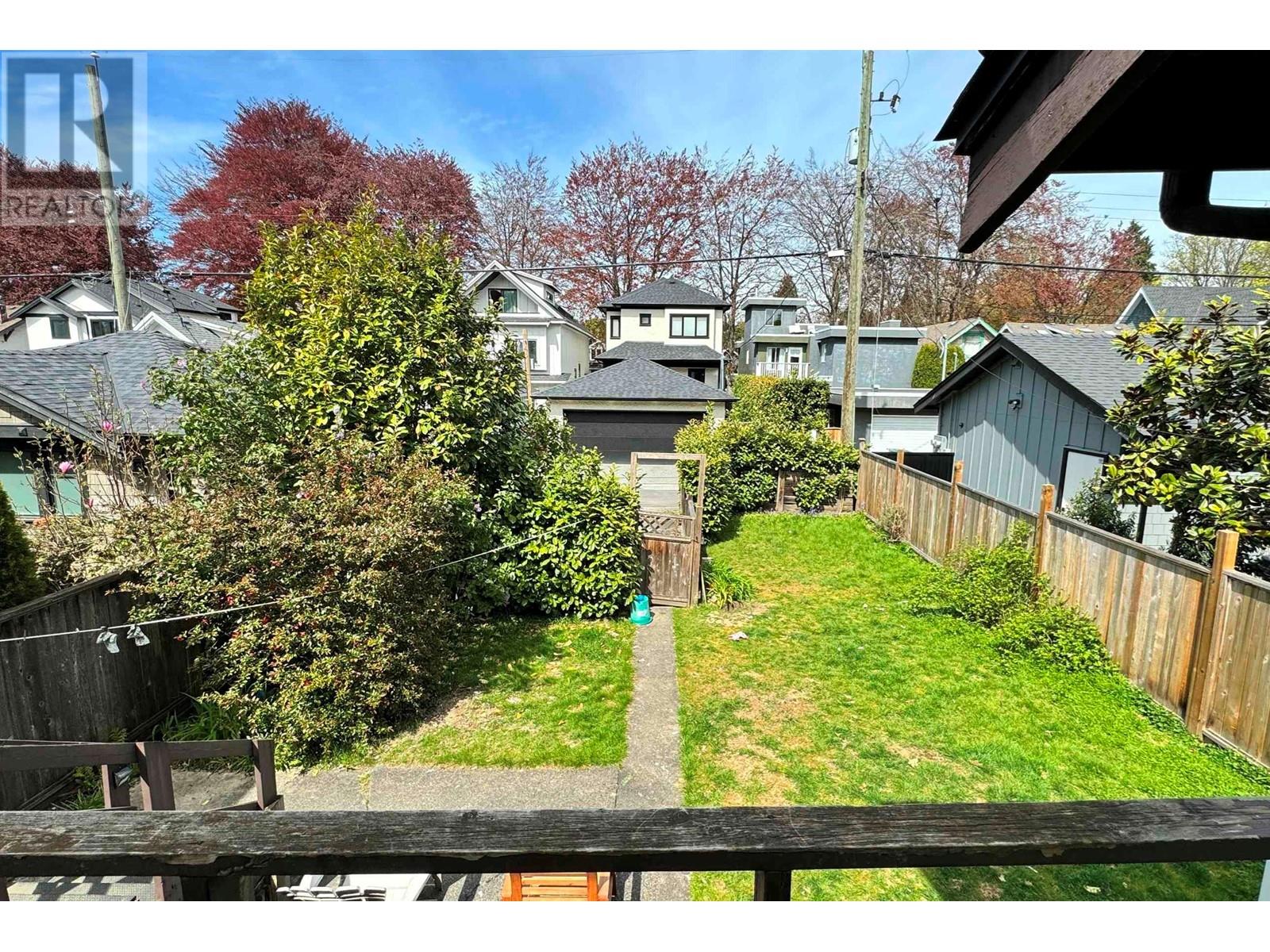 Listing Picture 7 of 8 : 2735 W 14TH AVENUE, Vancouver / 溫哥華 - 魯藝地產 Yvonne Lu Group - MLS Medallion Club Member