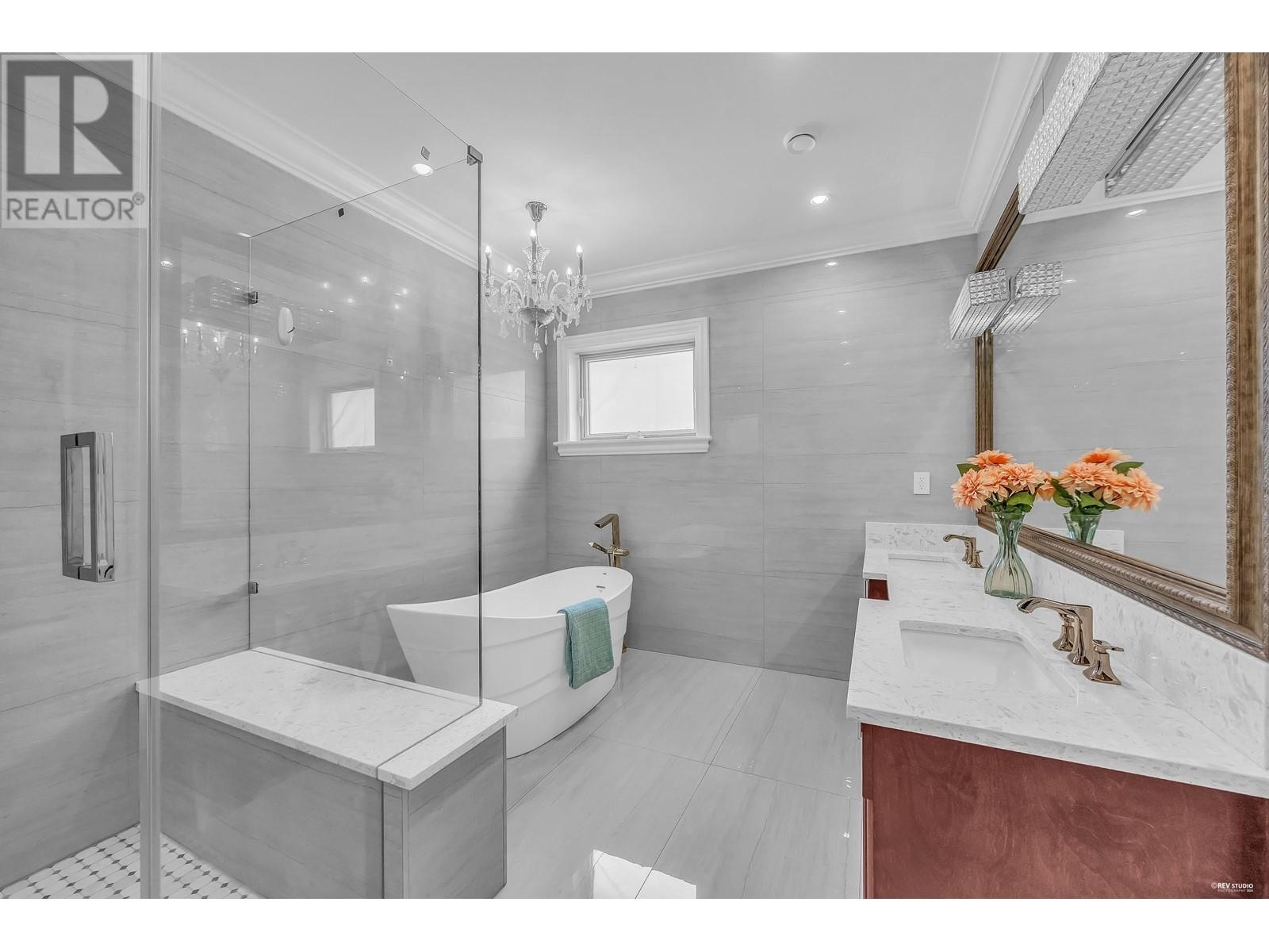 Listing Picture 31 of 39 : 8380 MOWBRAY ROAD, Richmond / 烈治文 - 魯藝地產 Yvonne Lu Group - MLS Medallion Club Member