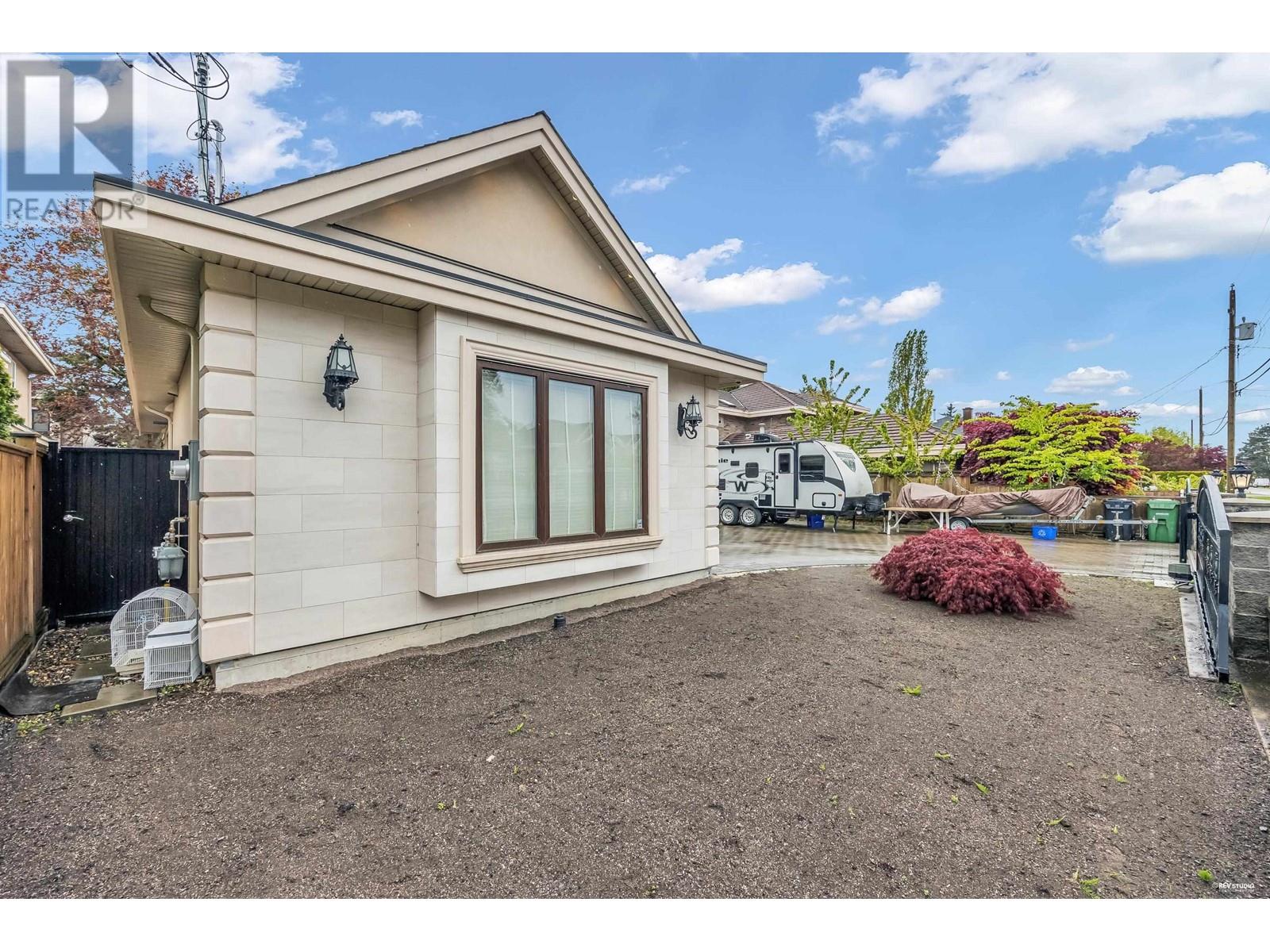 Listing Picture 3 of 39 : 8380 MOWBRAY ROAD, Richmond / 烈治文 - 魯藝地產 Yvonne Lu Group - MLS Medallion Club Member
