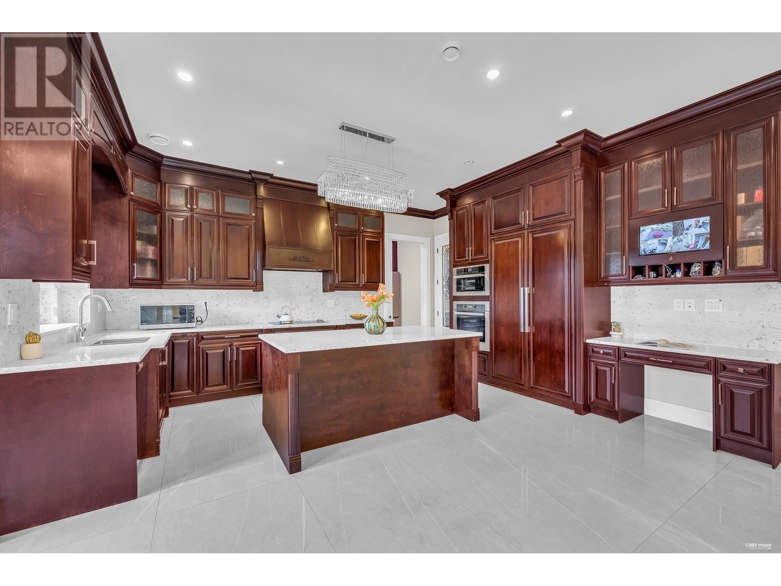 Listing Picture 19 of 39 : 8380 MOWBRAY ROAD, Richmond / 烈治文 - 魯藝地產 Yvonne Lu Group - MLS Medallion Club Member