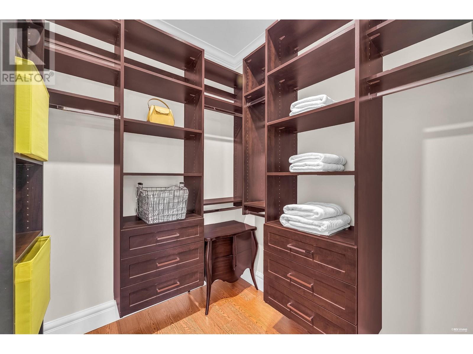 Listing Picture 30 of 39 : 8380 MOWBRAY ROAD, Richmond / 烈治文 - 魯藝地產 Yvonne Lu Group - MLS Medallion Club Member