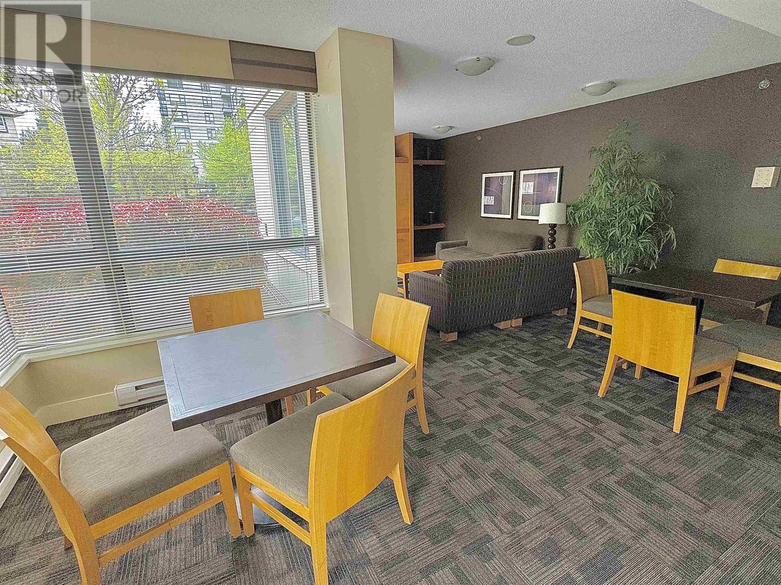 Listing Picture 13 of 15 : 407 3588 CROWLEY DRIVE, Vancouver / 溫哥華 - 魯藝地產 Yvonne Lu Group - MLS Medallion Club Member