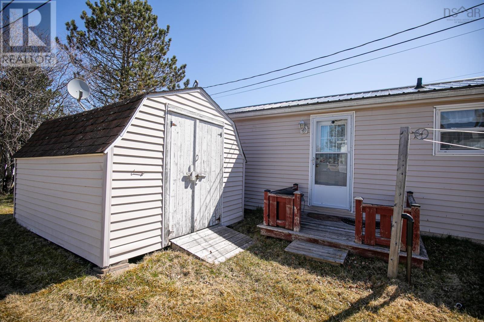 2 Rosewood Drive, Amherst, Nova Scotia  B4H 4N8 - Photo 4 - 202408932