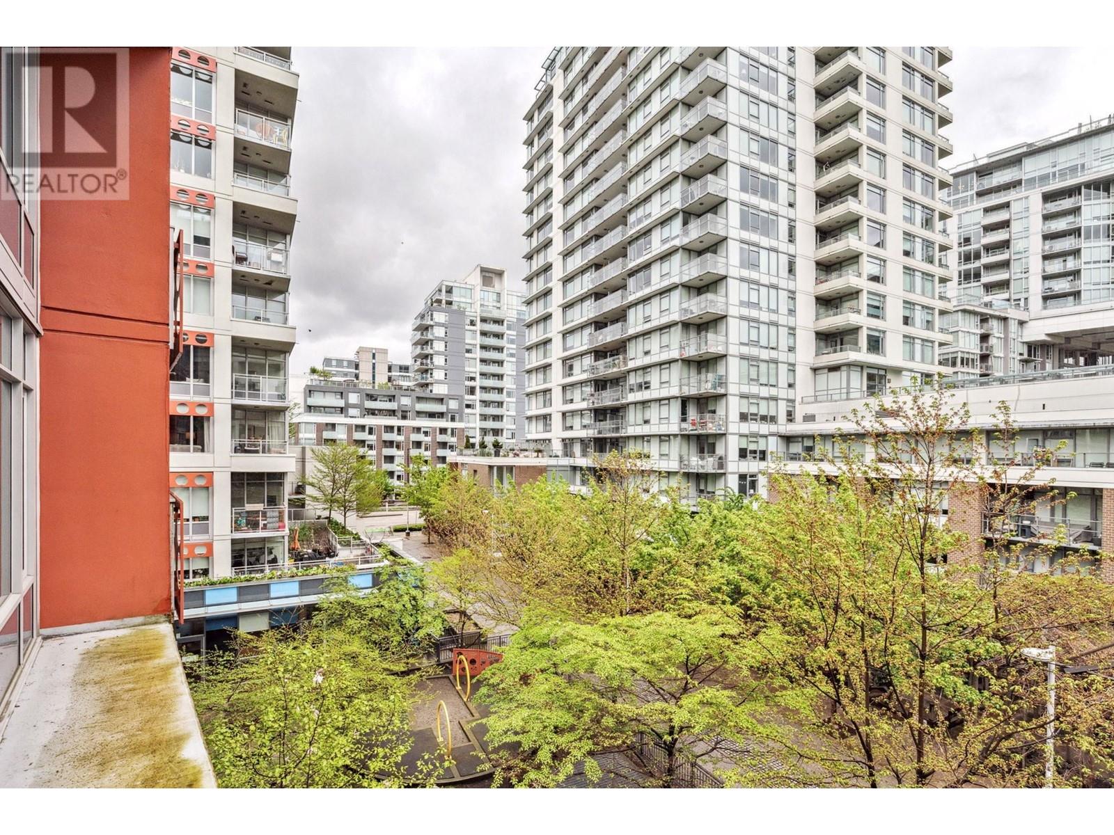 Listing Picture 33 of 40 : 318 161 E 1 AVENUE, Vancouver / 溫哥華 - 魯藝地產 Yvonne Lu Group - MLS Medallion Club Member
