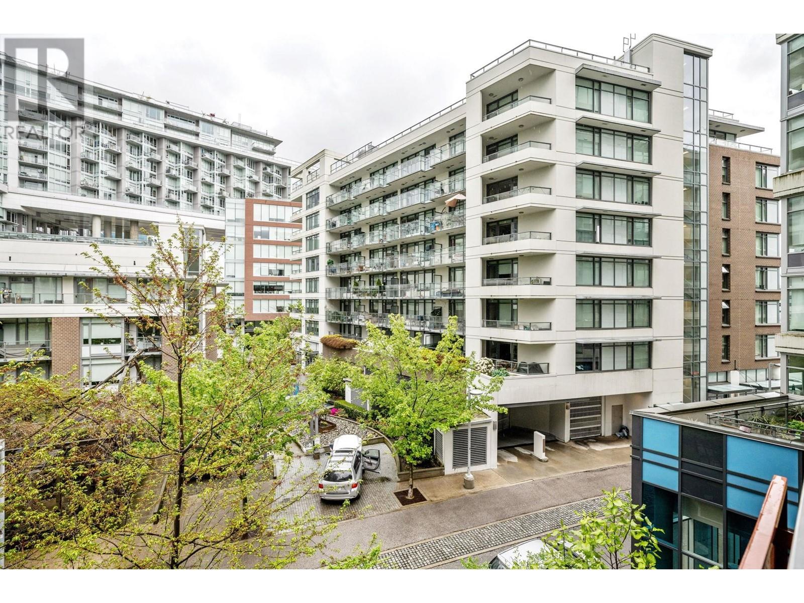 Listing Picture 35 of 40 : 318 161 E 1 AVENUE, Vancouver / 溫哥華 - 魯藝地產 Yvonne Lu Group - MLS Medallion Club Member