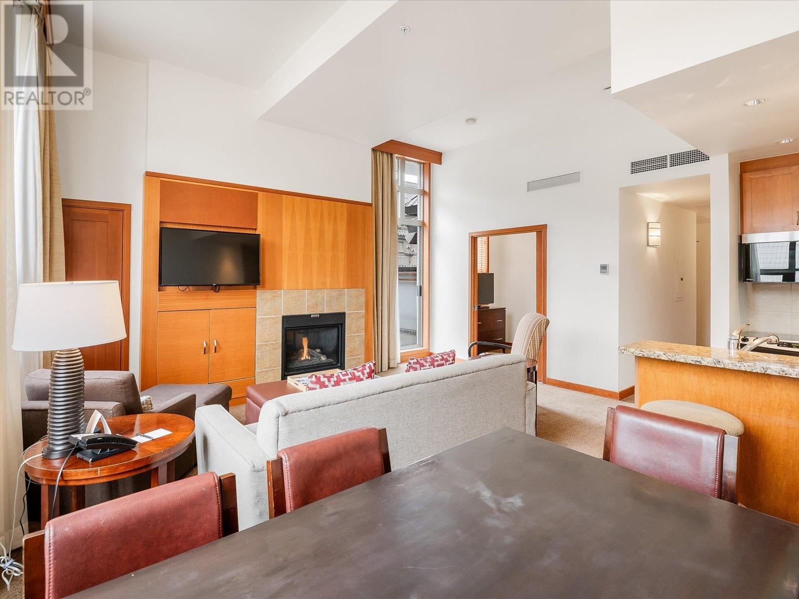 4407 4299 Blackcomb Way, Whistler, British Columbia  V8E 0X3 - Photo 11 - R2877660