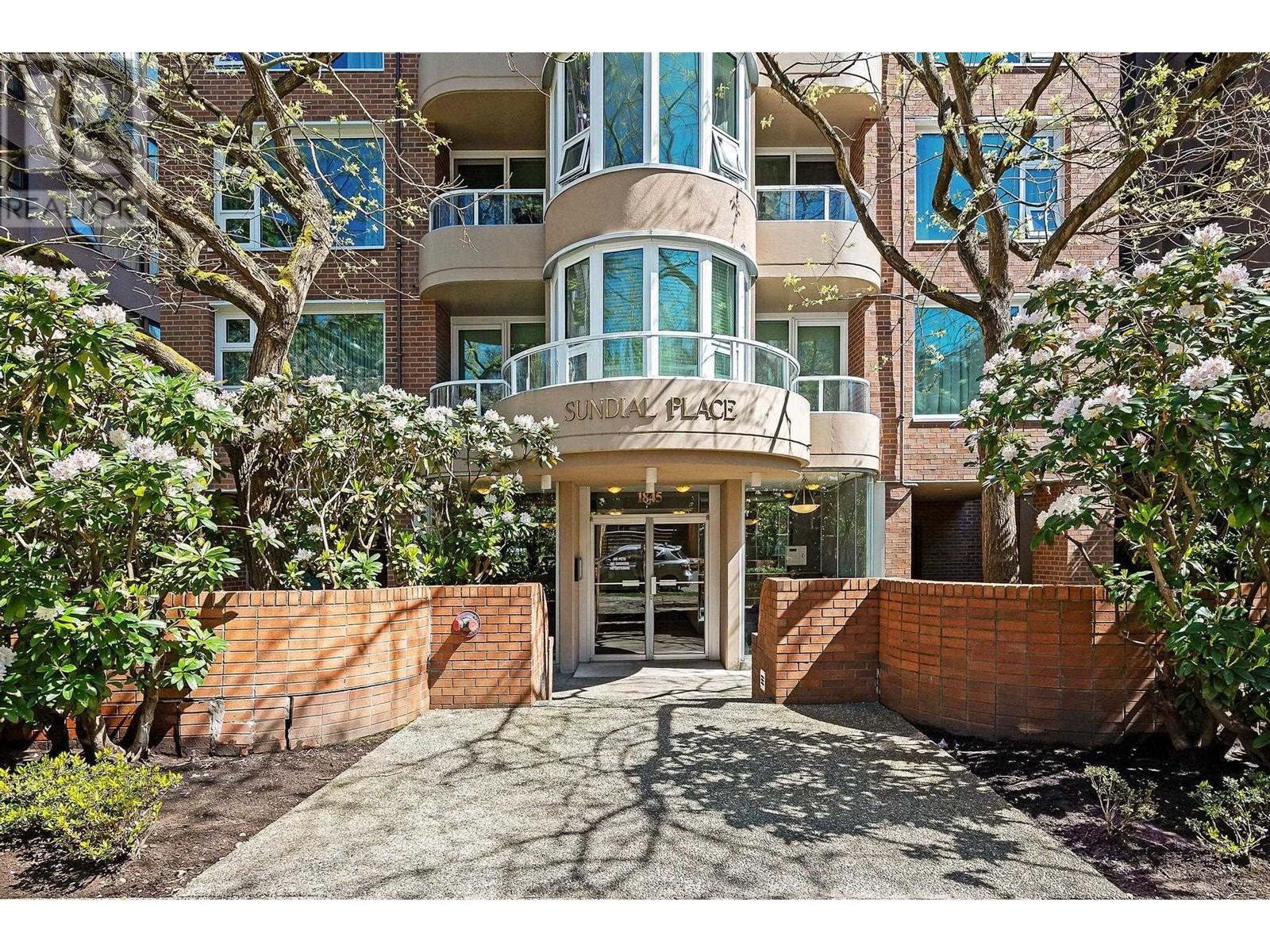 Listing Picture 28 of 29 : 203 1845 ROBSON STREET, Vancouver / 溫哥華 - 魯藝地產 Yvonne Lu Group - MLS Medallion Club Member