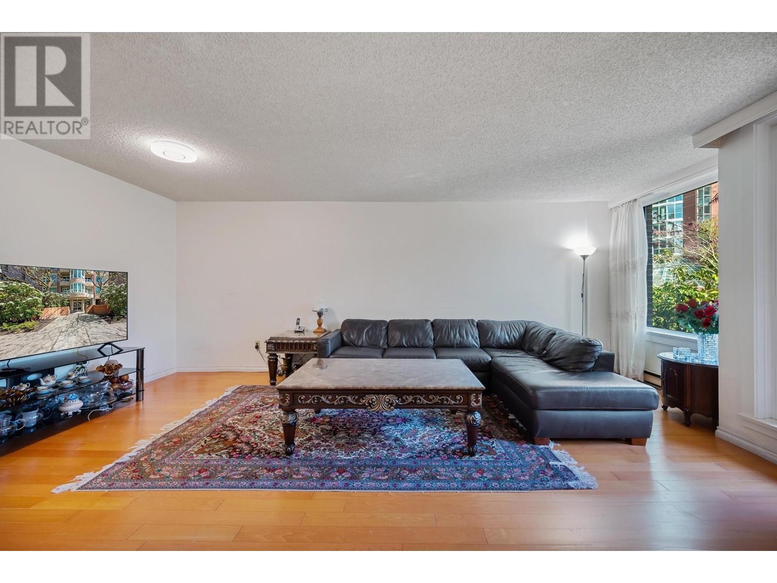 Listing Picture 7 of 29 : 203 1845 ROBSON STREET, Vancouver / 溫哥華 - 魯藝地產 Yvonne Lu Group - MLS Medallion Club Member