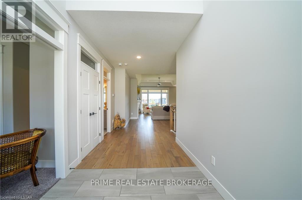 66 Deerfield Rd, Lambton Shores, Ontario  N0M 1T0 - Photo 14 - X8282960