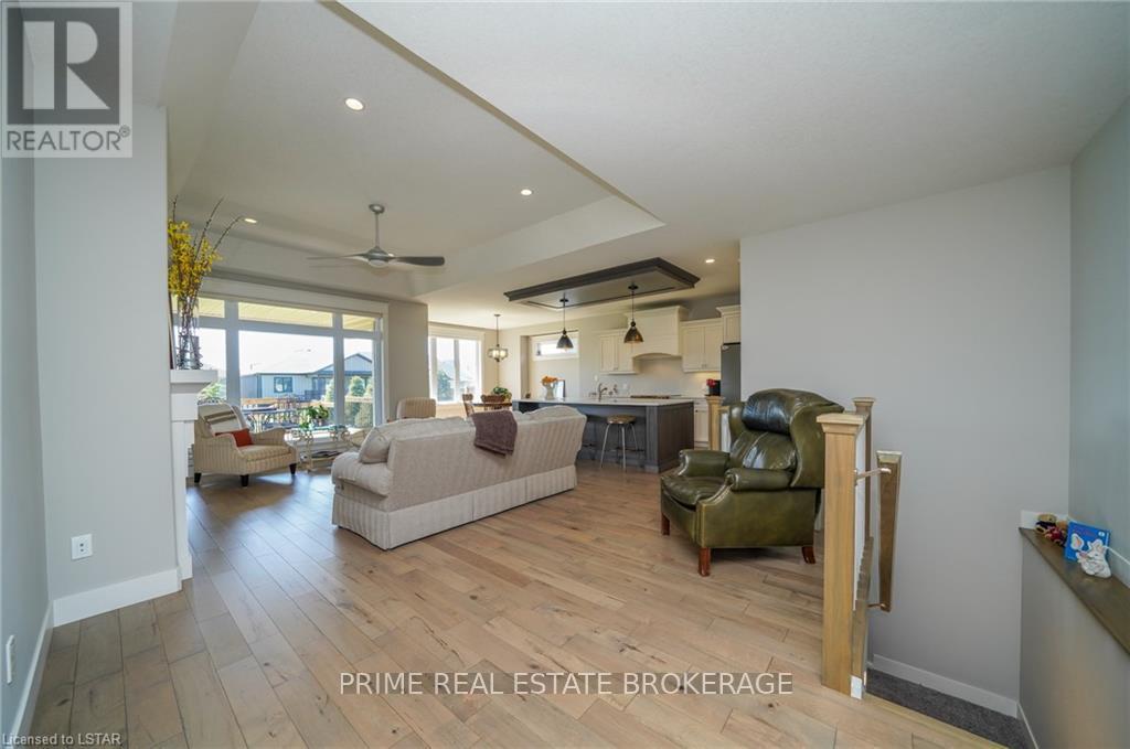 66 Deerfield Rd, Lambton Shores, Ontario  N0M 1T0 - Photo 15 - X8282960