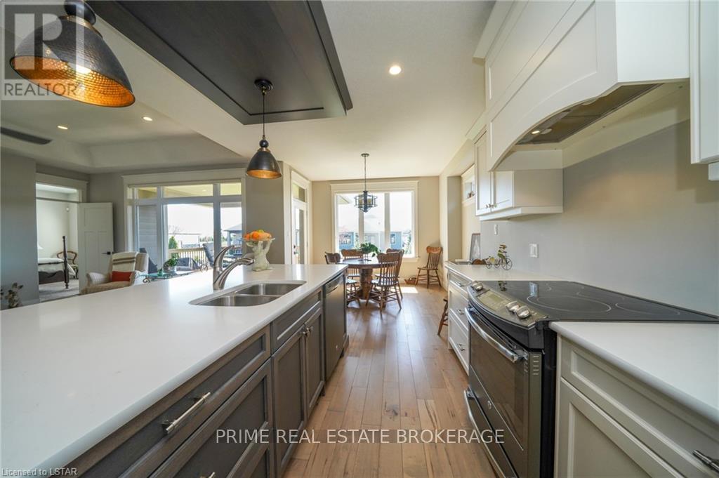 66 Deerfield Rd, Lambton Shores, Ontario  N0M 1T0 - Photo 22 - X8282960