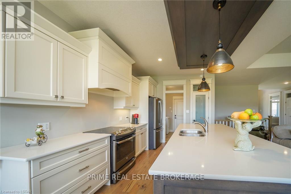 66 Deerfield Rd, Lambton Shores, Ontario  N0M 1T0 - Photo 24 - X8282960