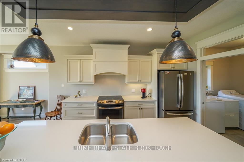 66 Deerfield Rd, Lambton Shores, Ontario  N0M 1T0 - Photo 25 - X8282960