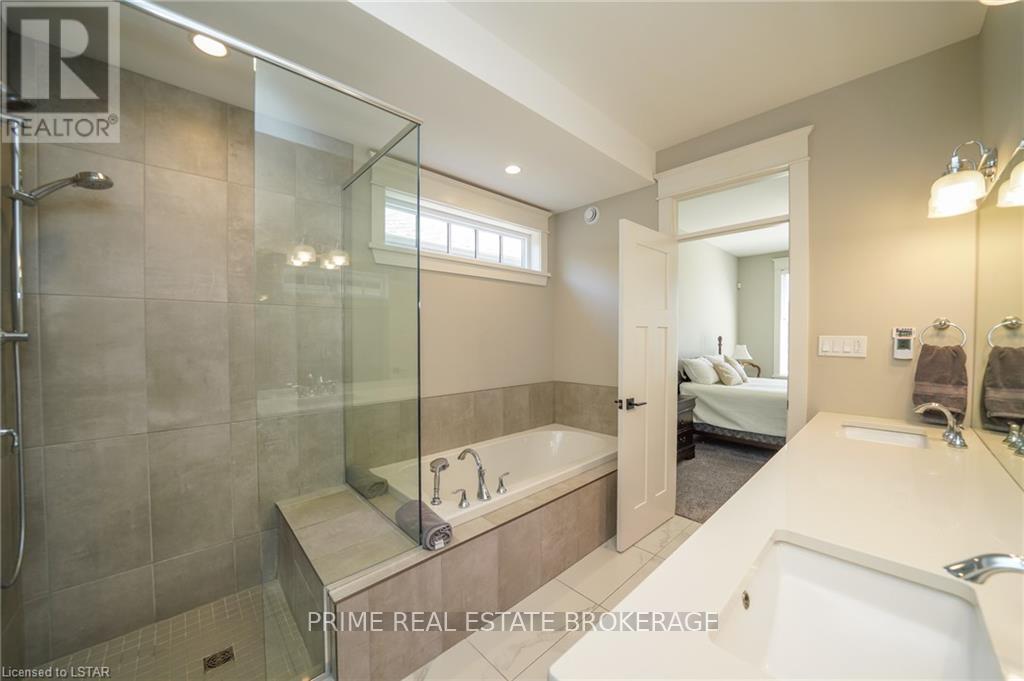 66 Deerfield Rd, Lambton Shores, Ontario  N0M 1T0 - Photo 31 - X8282960