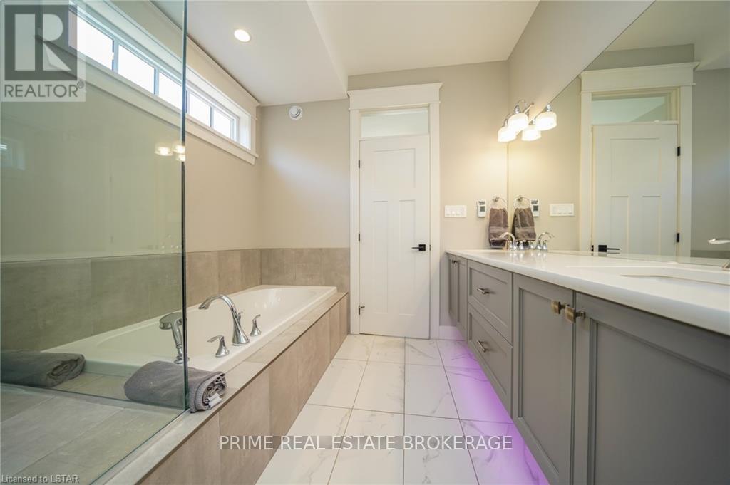 66 Deerfield Rd, Lambton Shores, Ontario  N0M 1T0 - Photo 33 - X8282960