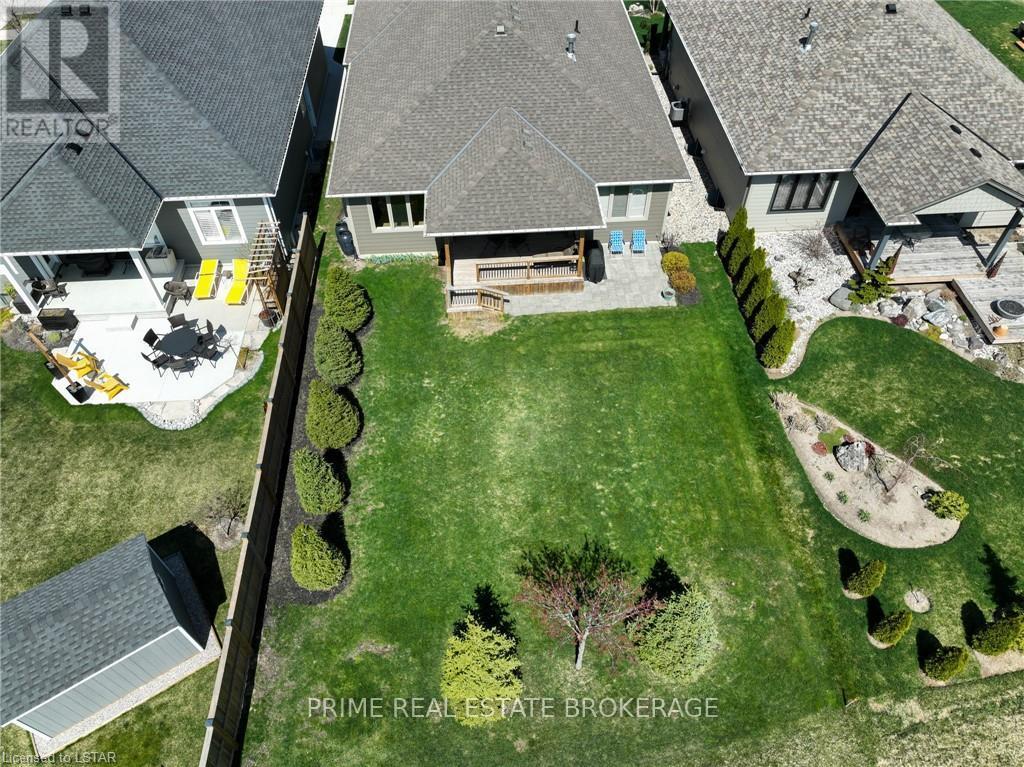 66 Deerfield Rd, Lambton Shores, Ontario  N0M 1T0 - Photo 5 - X8282960