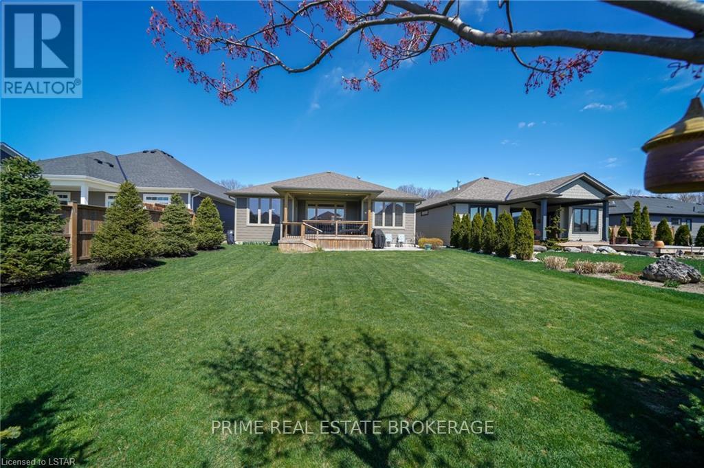 66 Deerfield Rd, Lambton Shores, Ontario  N0M 1T0 - Photo 6 - X8282960