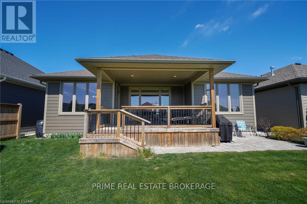 66 Deerfield Rd, Lambton Shores, Ontario  N0M 1T0 - Photo 9 - X8282960