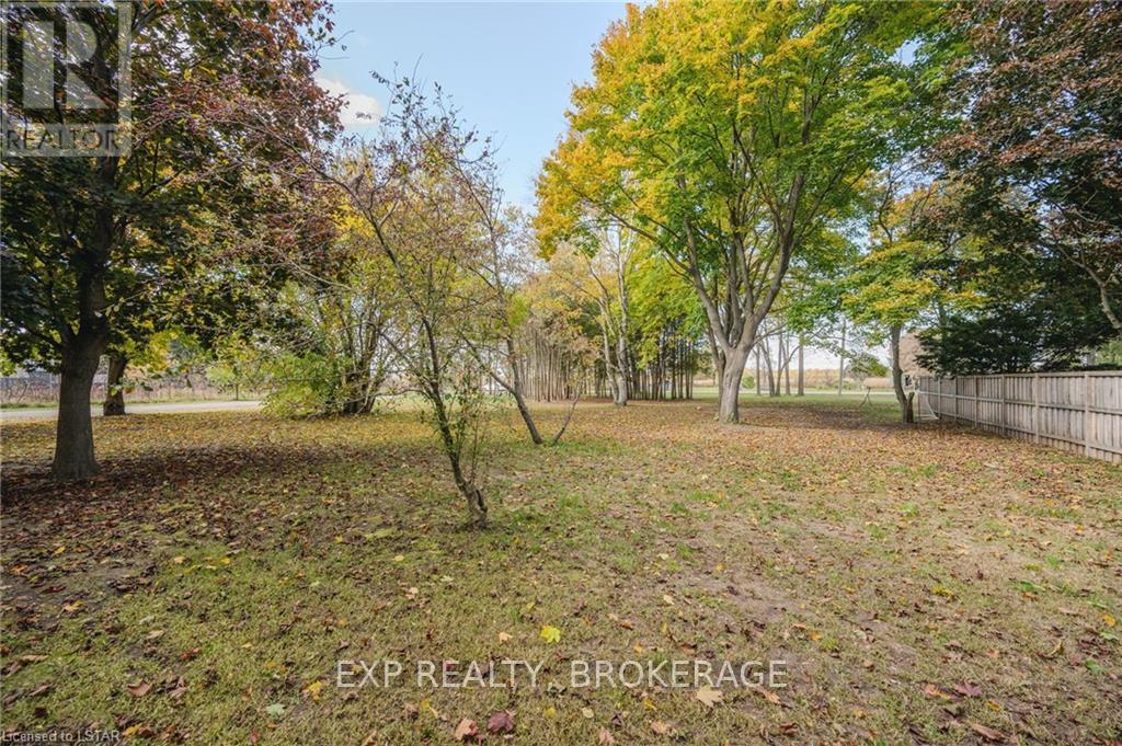 42 Middlemiss Avenue, Southwest Middlesex, Ontario  N0L 1T0 - Photo 17 - X8282966