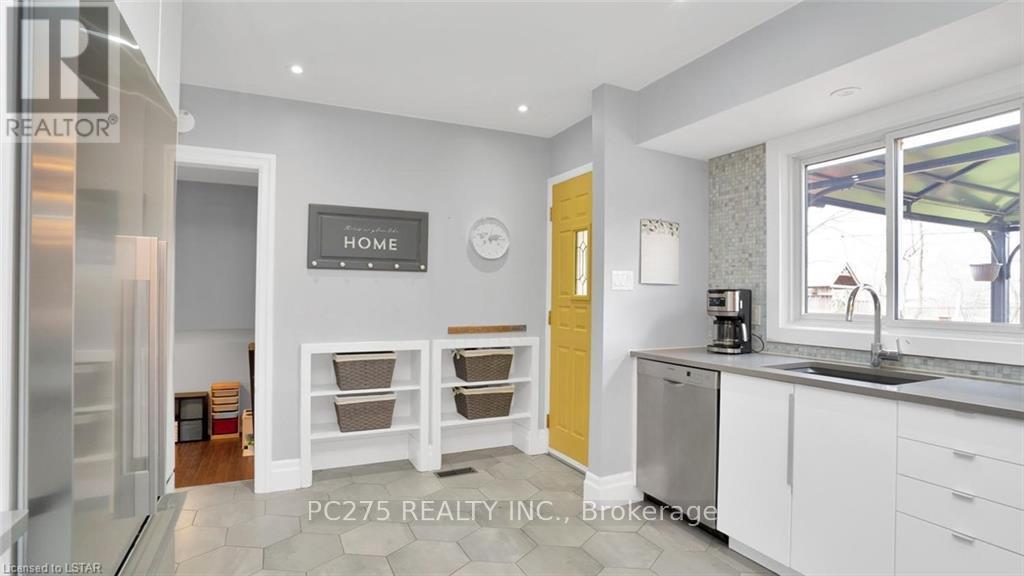 74 Larkspur Cres, London, Ontario  N6H 3R2 - Photo 17 - X8283596