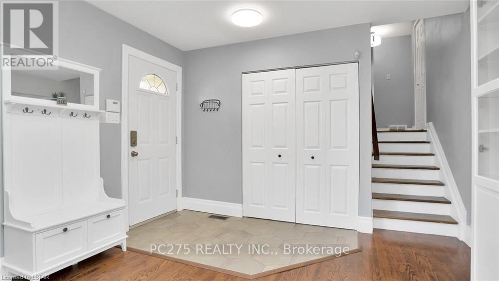 74 Larkspur Cres, London, Ontario  N6H 3R2 - Photo 5 - X8283596