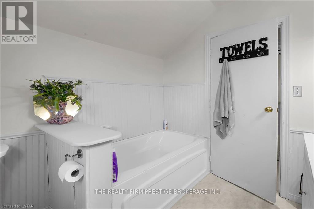 22003 Melbourne Rd, Strathroy-Caradoc, Ontario  N0L 1T0 - Photo 14 - X8283698