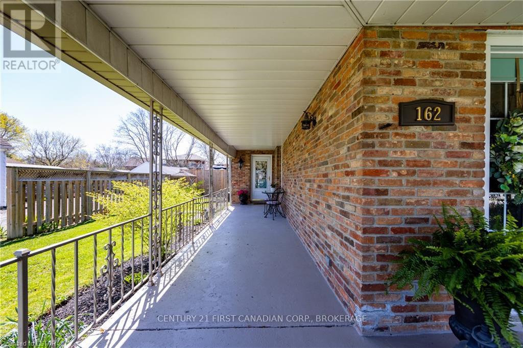 162 Victoria Street, Southwest Middlesex, Ontario  N0L 1M0 - Photo 6 - X8283726