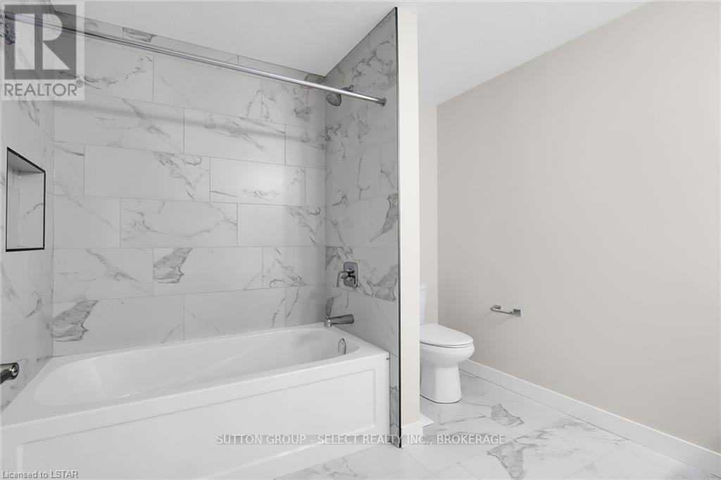 6849 Royal Magnolia Ave, London, Ontario  N6P 1H5 - Photo 11 - X8283860