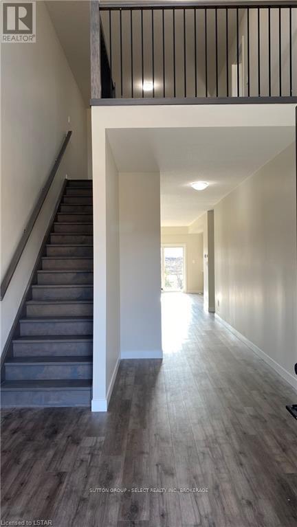 6849 Royal Magnolia Ave, London, Ontario  N6P 1H5 - Photo 3 - X8283860